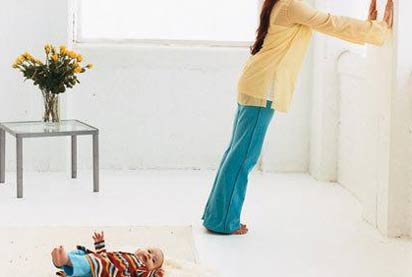 Bài tập chống đau lưng, mỏi cổ cho mẹ sau sinh 3